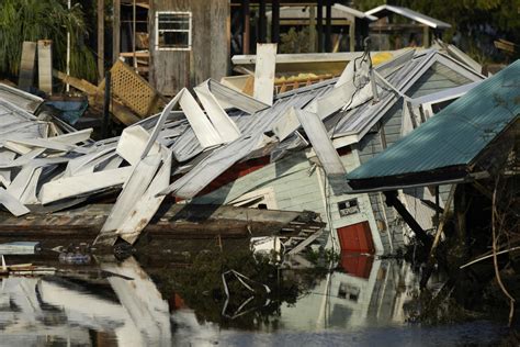 Man who crashed car hours before Hurricane Idalia’s landfall is fourth Florida death